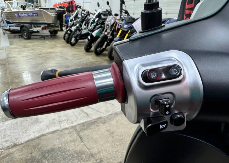 Скутер PROMAX Miami 240 (49) в Одинцово