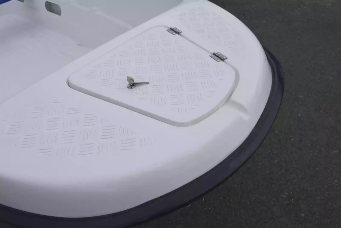 Стеклопластиковая лодка Пингвин New (тримаран) в Одинцово