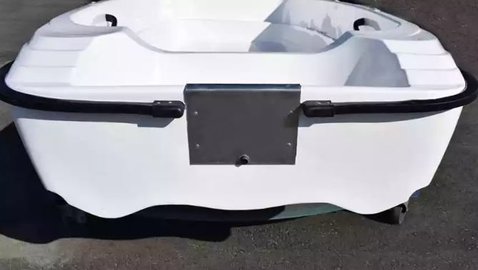 Стеклопластиковая лодка Пингвин (тримаран) в Одинцово