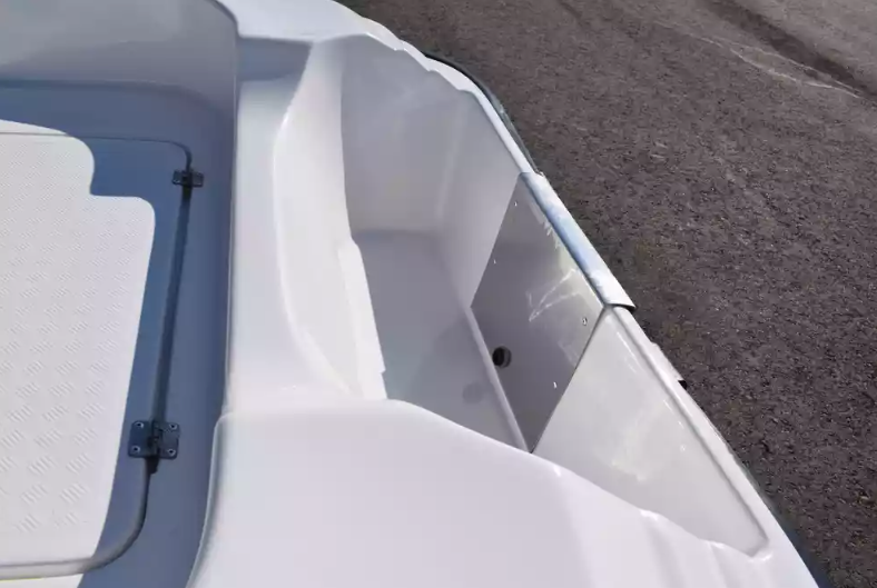 Стеклопластиковая лодка Пингвин (тримаран) в Одинцово