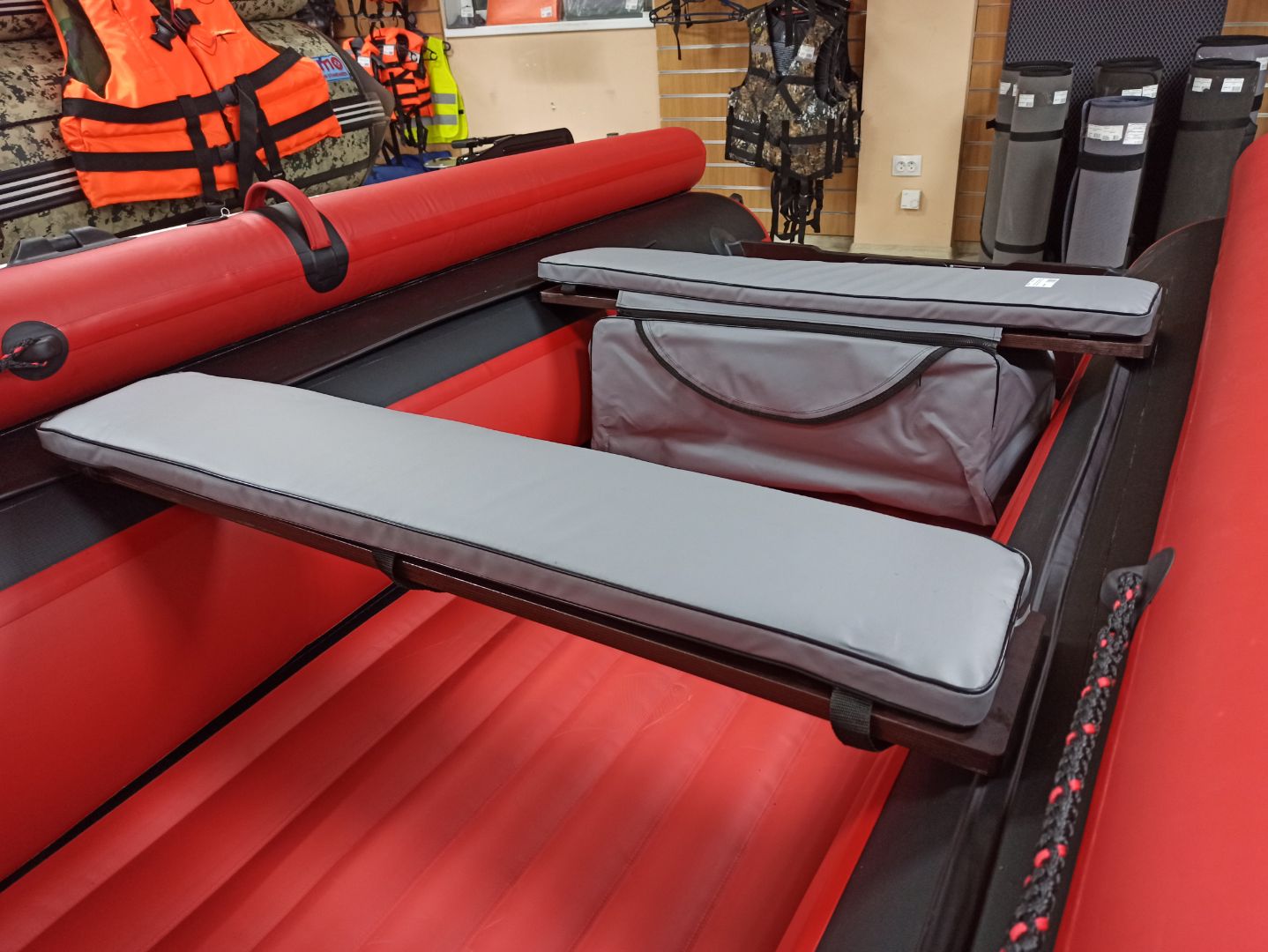 КОМПЛЕКТ МЯГКИХ НАКЛАДОК С СУМКОЙ ДЛЯ ЛОДОК 90Х20 СЕРЫЙ в Одинцово