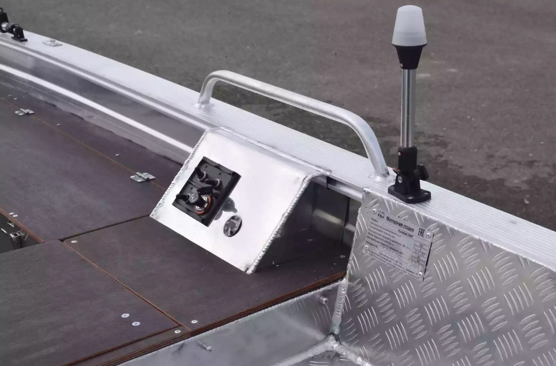 Алюминиевая лодка Wyatboat-390РМ в Одинцово