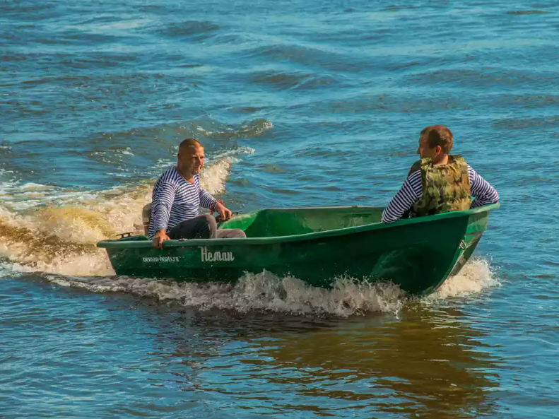 Стеклопластиковая лодка Neman-340 (тримаран) в Одинцово