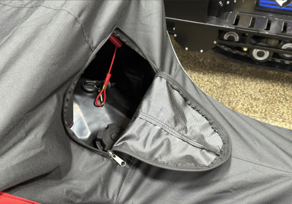 Чехол транспорт. снегохода IKUDZO HUNTER черно-красный Оксфорд ПРЕМИУМ качества с лого IKUDZO в Одинцово