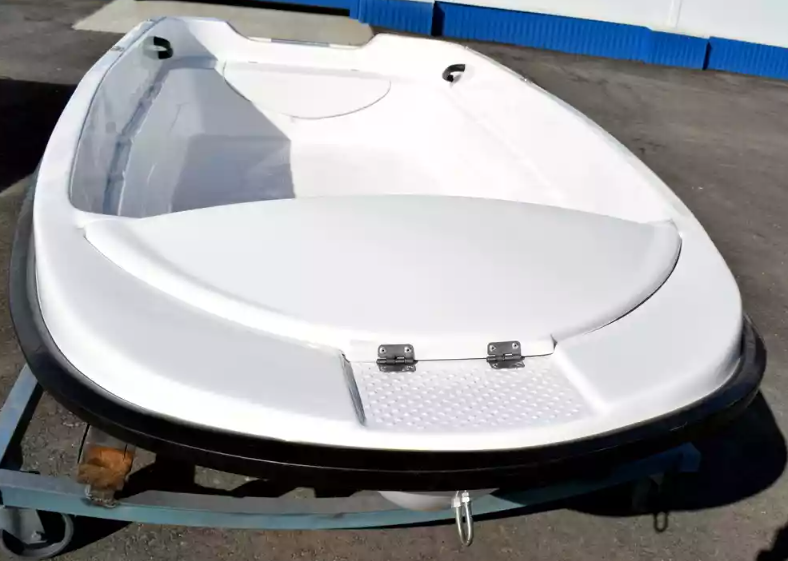 Стеклопластиковая лодка Пингвин (тримаран) в Одинцово