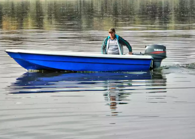 Стеклопластиковая лодка Wyatboat 430 тримаран в Одинцово