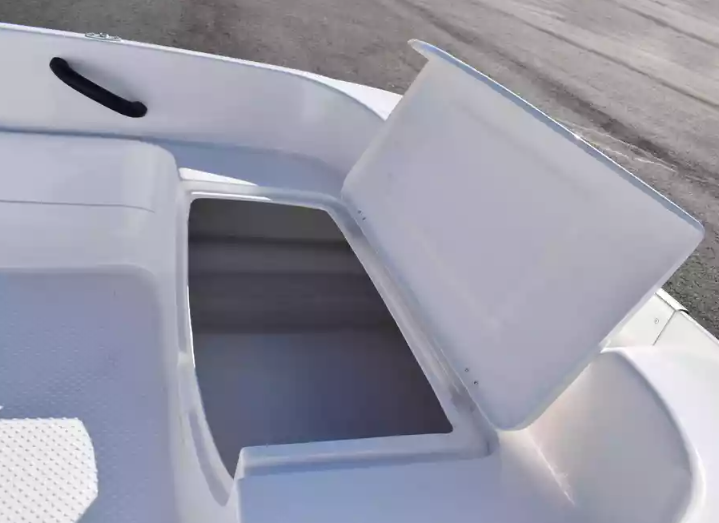 Стеклопластиковая лодка Пингвин (тримаран) в Одинцово